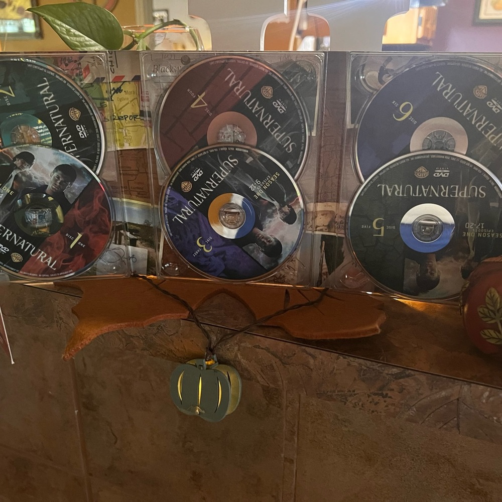 DVD set - Picture 2 of 2